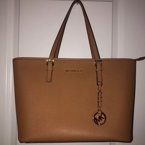 Like new Michael Kors purse